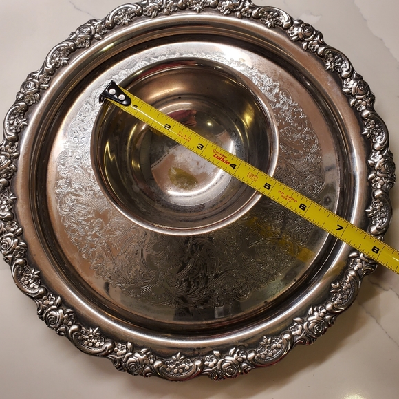 Oneida William A. Rogers Silversmiths 12"  Round Silver Plate Server with Attac - Picture 9 of 10